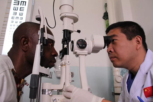 不忘初心,不负重托,不辱使命--- 我院周臻,肖博两名医生圆满完成援非